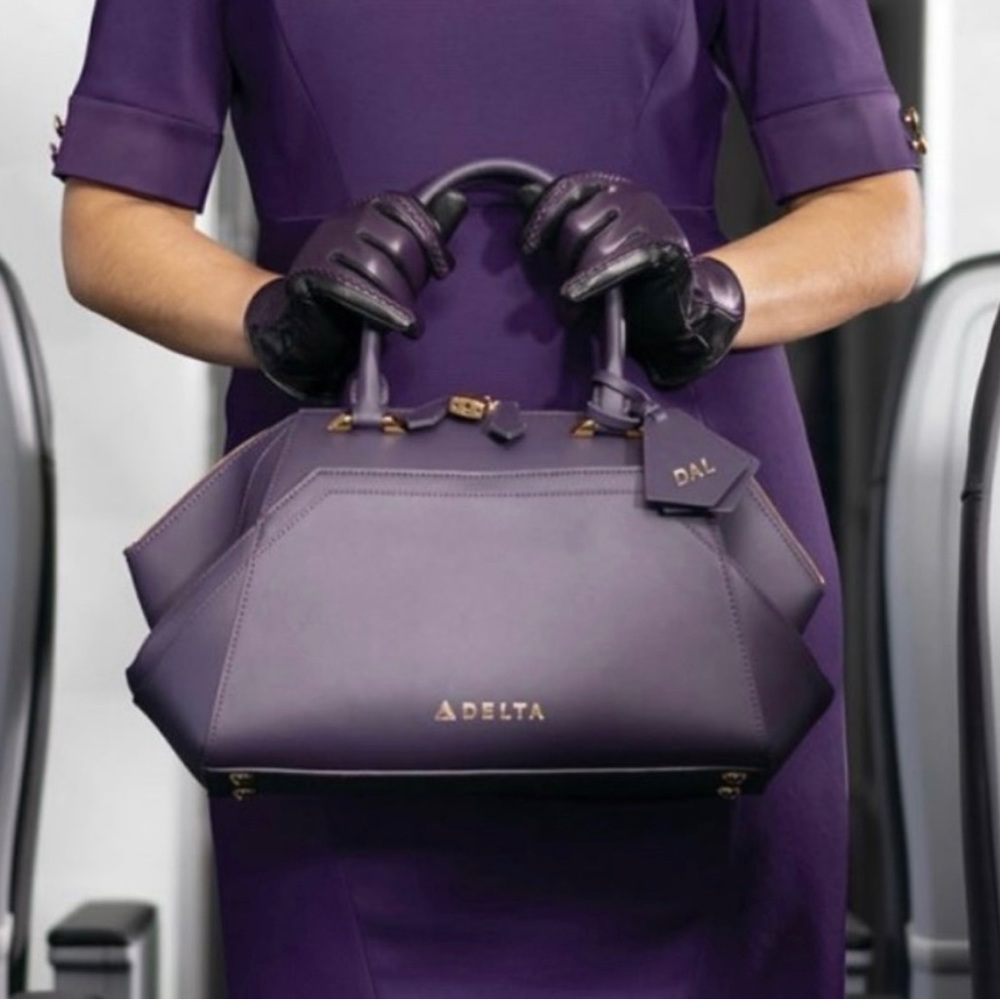 Zac Posen Delta Airlines Sachel
Style Purse Handbag Purple-Plum w/ Dust Bag